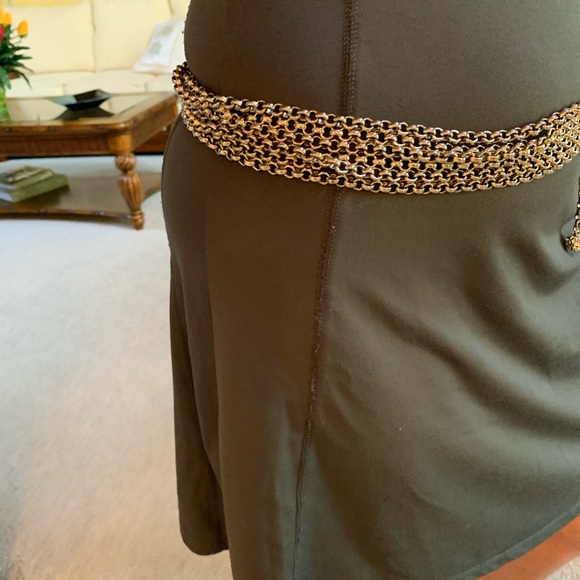 St. John chain and black leather belt - Picture 3 of 3